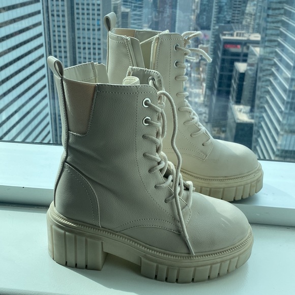 cream combat boots size 6- worn once - Picture 4 of 4